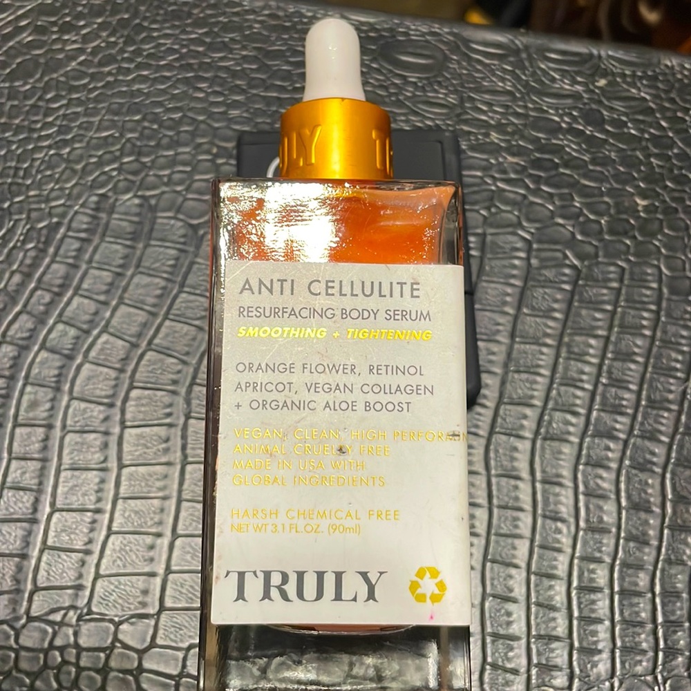 Anti cellulite and after shave oil